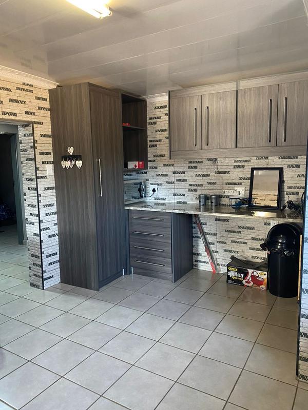 6 Bedroom Property for Sale in Meyerton Central Gauteng