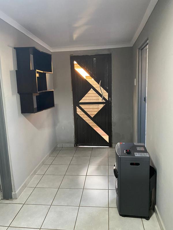 6 Bedroom Property for Sale in Meyerton Central Gauteng