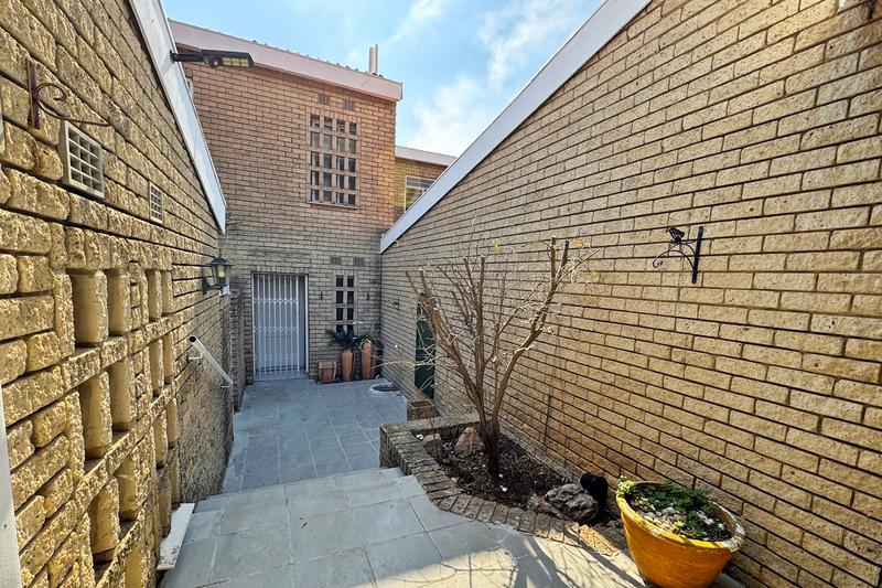 2 Bedroom Property for Sale in Sunset Acres Gauteng