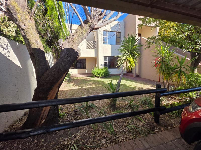 2 Bedroom Property for Sale in Sunninghill Gauteng