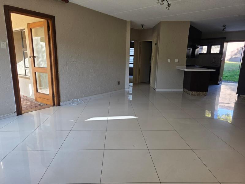 2 Bedroom Property for Sale in Sunninghill Gauteng