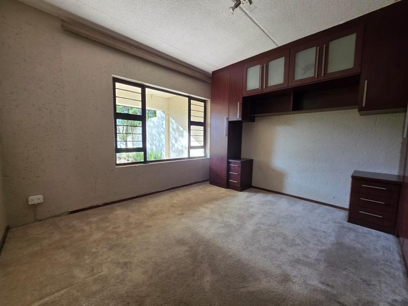 2 Bedroom Property for Sale in Sunninghill Gauteng