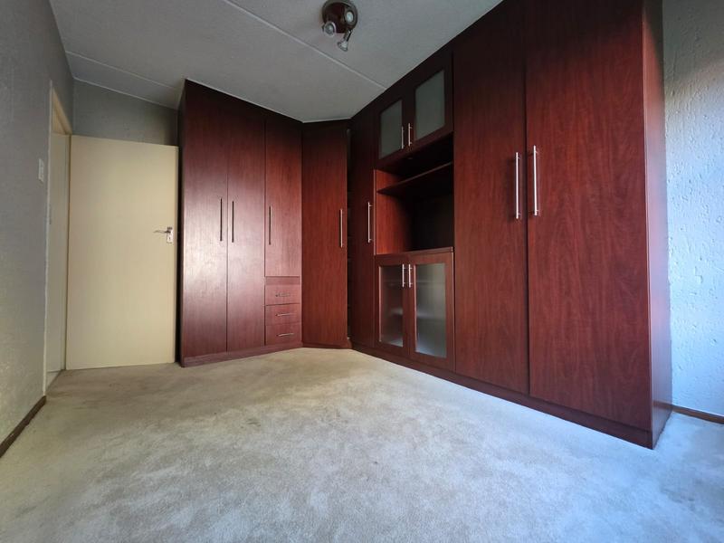 2 Bedroom Property for Sale in Sunninghill Gauteng