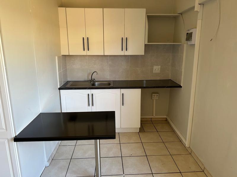 To Let 1 Bedroom Property for Rent in Edenvale Gauteng