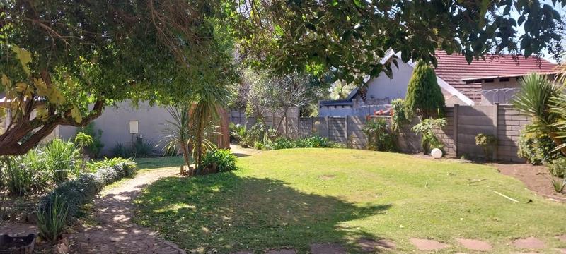 To Let 1 Bedroom Property for Rent in Edenvale Gauteng