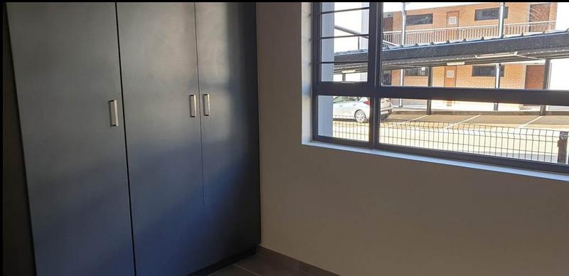 To Let 2 Bedroom Property for Rent in Waterfall Ridge Gauteng