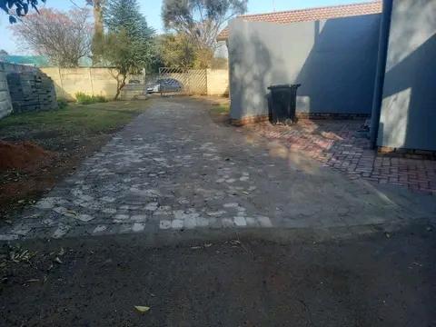 To Let 3 Bedroom Property for Rent in Crystal Park Gauteng
