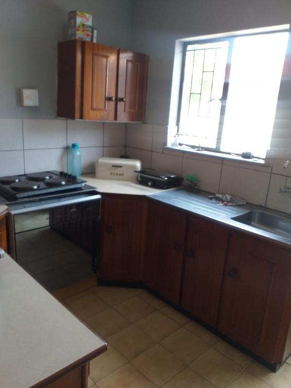 To Let 3 Bedroom Property for Rent in Crystal Park Gauteng