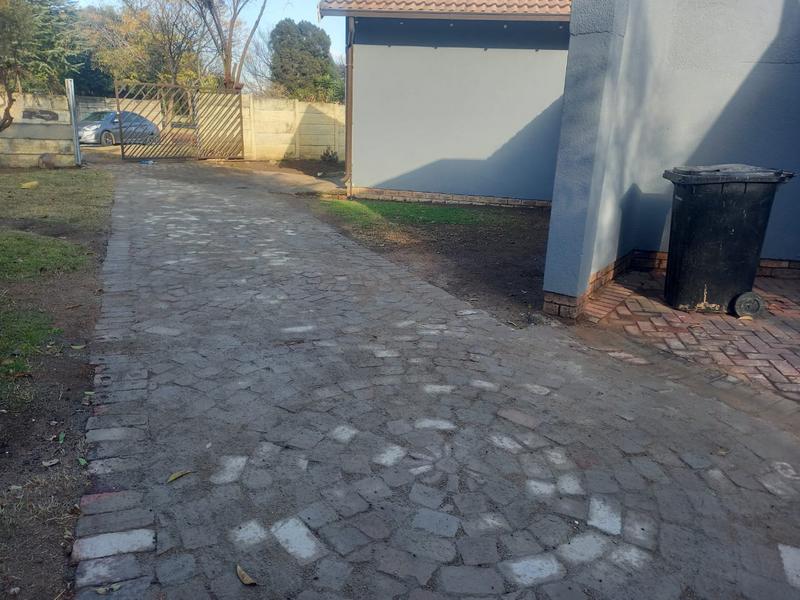 To Let 3 Bedroom Property for Rent in Crystal Park Gauteng