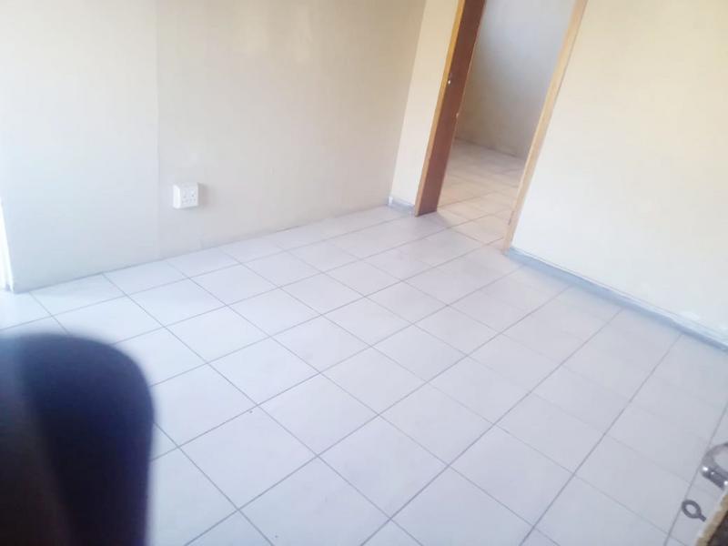 1 Bedroom Property for Sale in Bezuidenhout Valley Gauteng