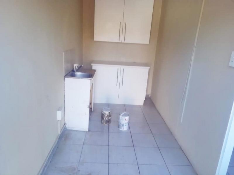 1 Bedroom Property for Sale in Bezuidenhout Valley Gauteng