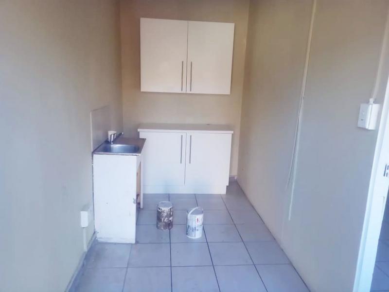 1 Bedroom Property for Sale in Bezuidenhout Valley Gauteng