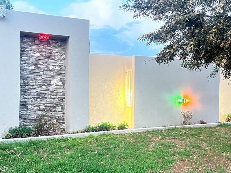 To Let 2 Bedroom Property for Rent in Protea Glen Gauteng