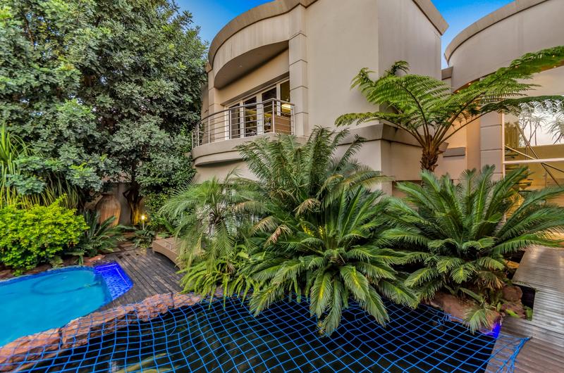To Let 4 Bedroom Property for Rent in Dainfern Golf Estate Gauteng