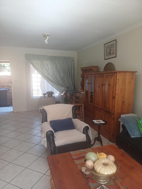 To Let 2 Bedroom Property for Rent in Eldoraigne Gauteng