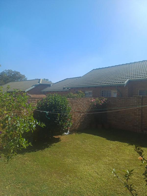 To Let 2 Bedroom Property for Rent in Eldoraigne Gauteng