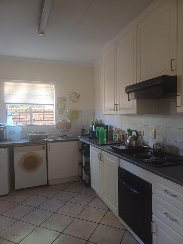 To Let 2 Bedroom Property for Rent in Eldoraigne Gauteng