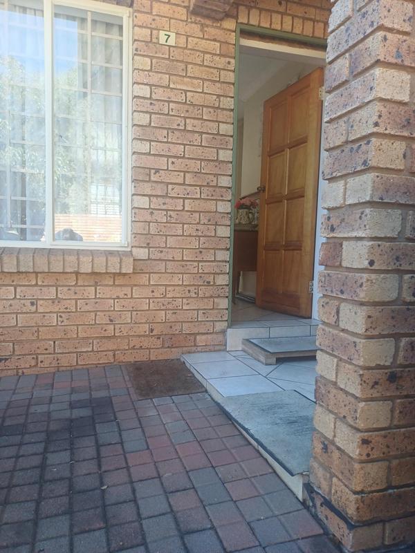 To Let 2 Bedroom Property for Rent in Eldoraigne Gauteng