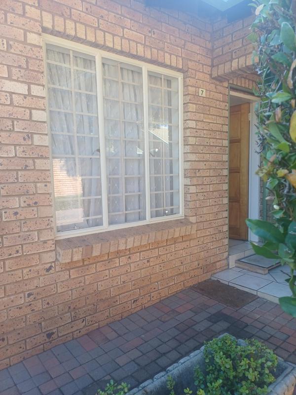 To Let 2 Bedroom Property for Rent in Eldoraigne Gauteng