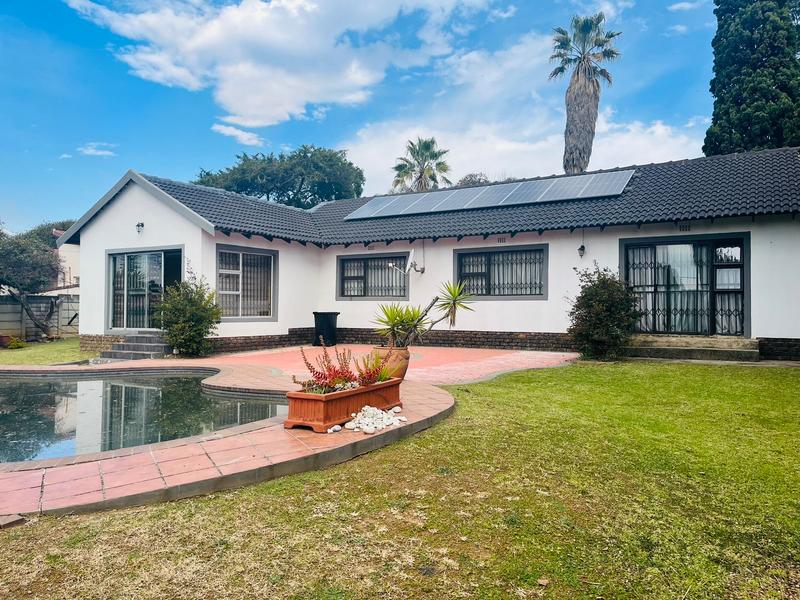 3 Bedroom Property for Sale in Birchleigh Gauteng
