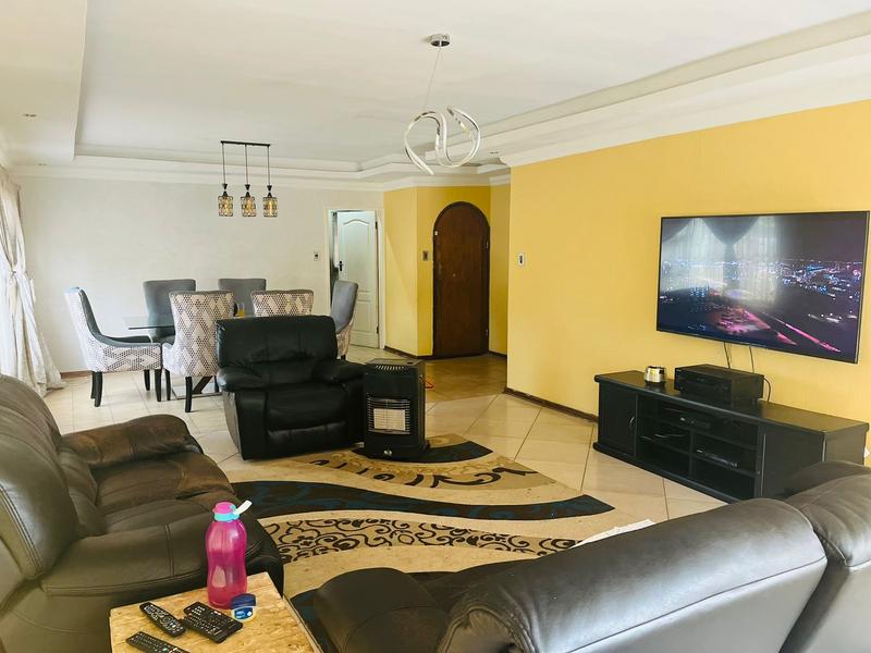 3 Bedroom Property for Sale in Birchleigh Gauteng