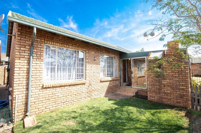 2 Bedroom Property for Sale in Amberfield Heights Gauteng