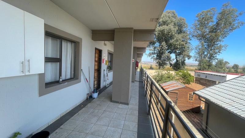 1 Bedroom Property for Sale in Protea Glen Gauteng