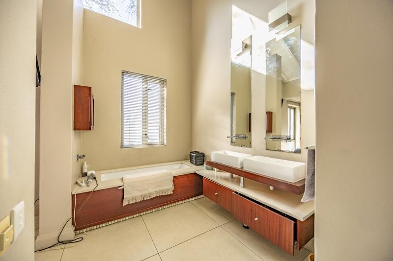 3 Bedroom Property for Sale in Waterkloof Ridge Gauteng