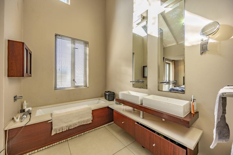 3 Bedroom Property for Sale in Waterkloof Ridge Gauteng