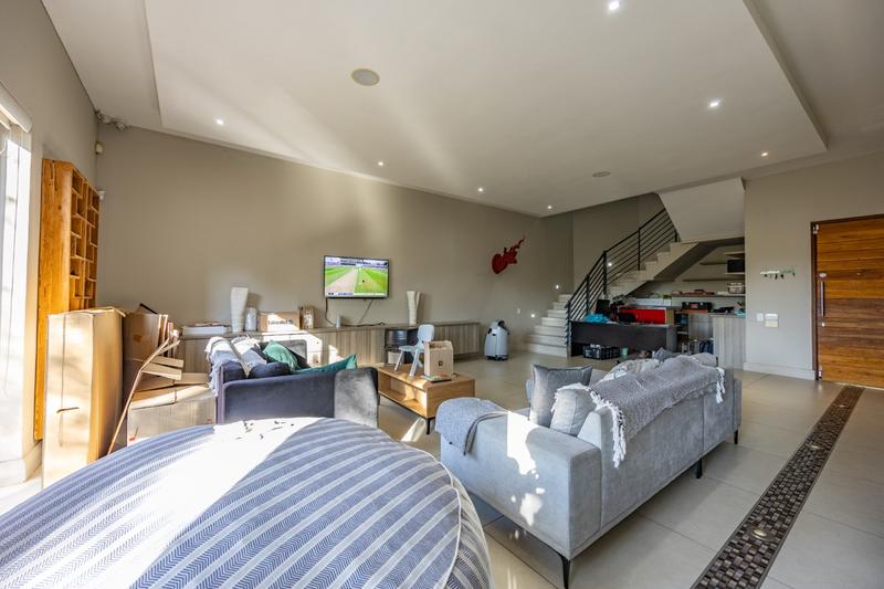 3 Bedroom Property for Sale in Waterkloof Ridge Gauteng