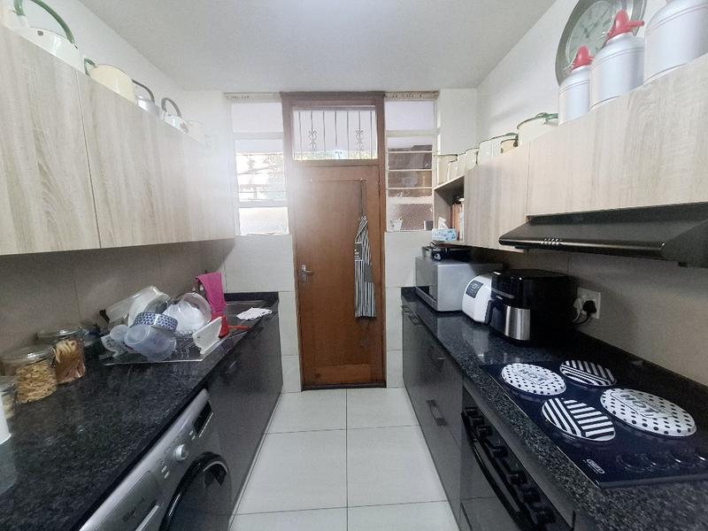 To Let 3 Bedroom Property for Rent in Sandown Gauteng