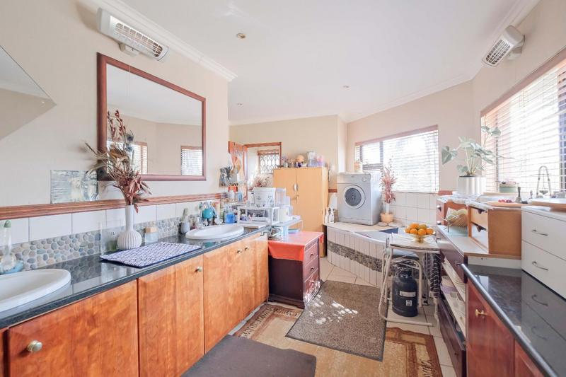 5 Bedroom Property for Sale in Tyger Valley Gauteng