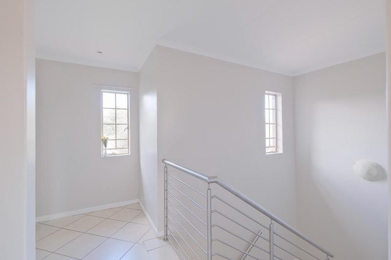 4 Bedroom Property for Sale in Mooikloof Ridge Gauteng