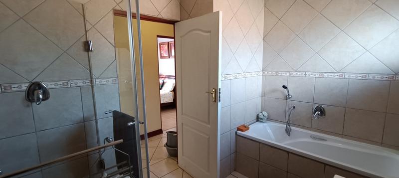 3 Bedroom Property for Sale in Green Acres Estate Gauteng