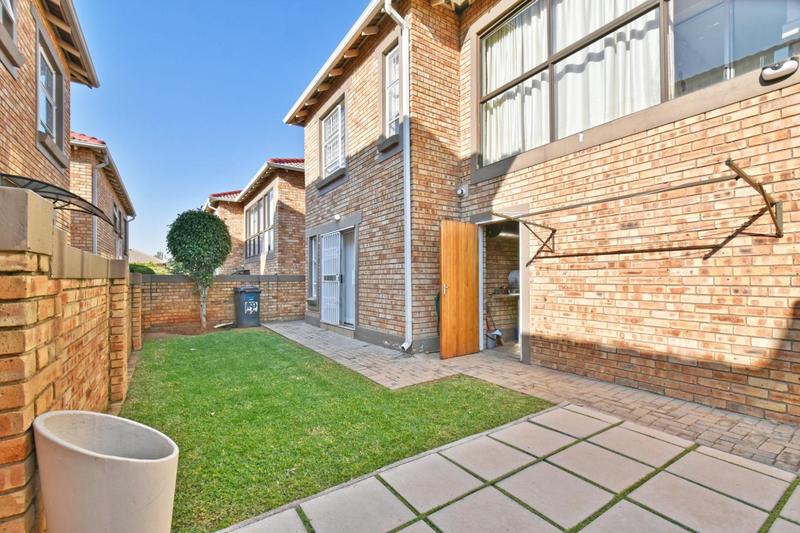 3 Bedroom Property for Sale in Wilgeheuwel Gauteng