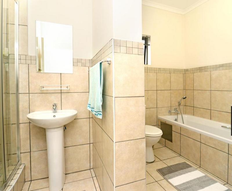 3 Bedroom Property for Sale in Barbeque Downs Gauteng