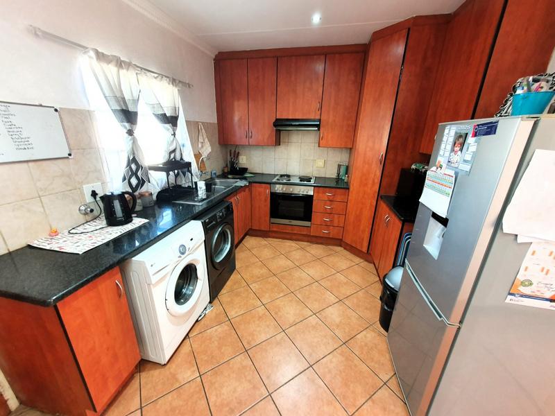 2 Bedroom Property for Sale in Annlin Gauteng