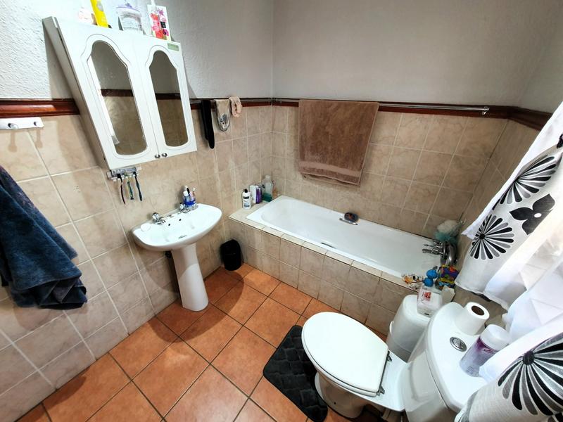 2 Bedroom Property for Sale in Annlin Gauteng