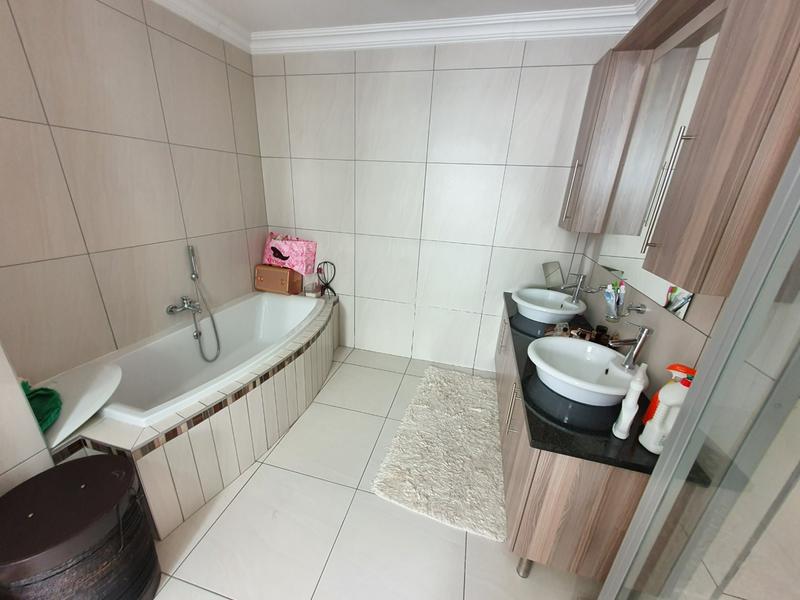 3 Bedroom Property for Sale in Magalieskruin Gauteng