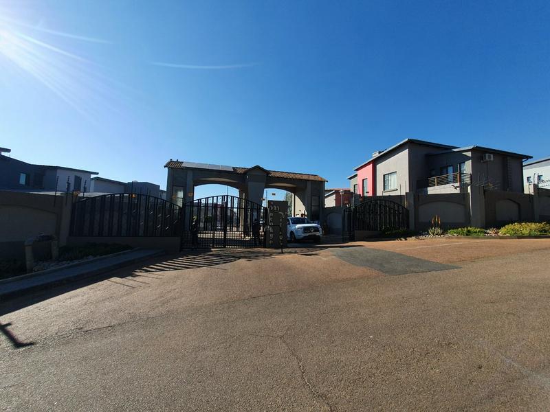 3 Bedroom Property for Sale in Magalieskruin Gauteng