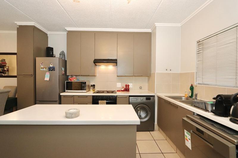 To Let 2 Bedroom Property for Rent in Bryanston Gauteng