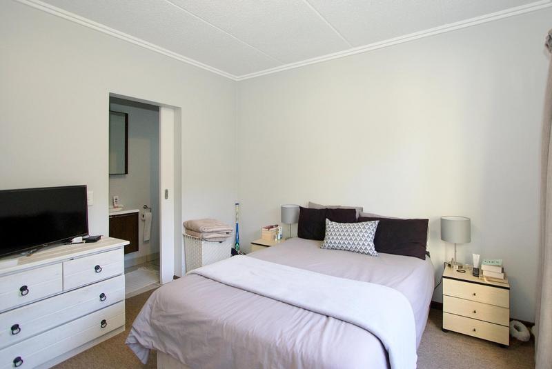 To Let 2 Bedroom Property for Rent in Bryanston Gauteng