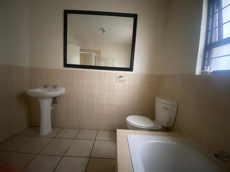 To Let 2 Bedroom Property for Rent in Vorna Valley Gauteng