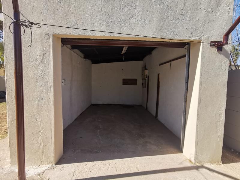 To Let 2 Bedroom Property for Rent in Strubenvale Gauteng