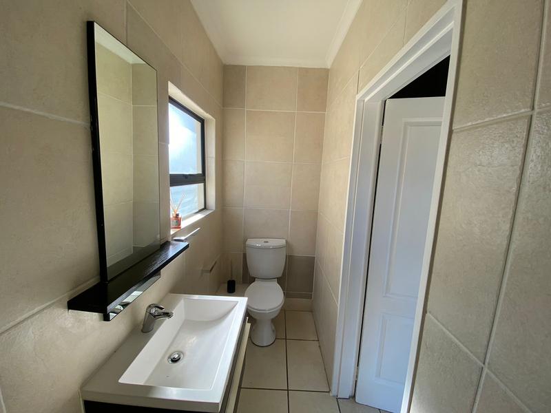 2 Bedroom Property for Sale in Noordwyk Gauteng