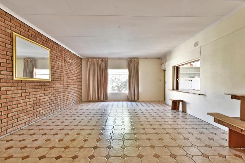 4 Bedroom Property for Sale in New Redruth Gauteng