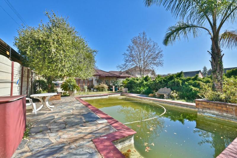 4 Bedroom Property for Sale in New Redruth Gauteng