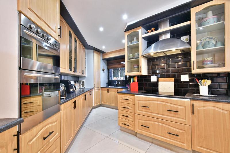 4 Bedroom Property for Sale in Bassonia Gauteng