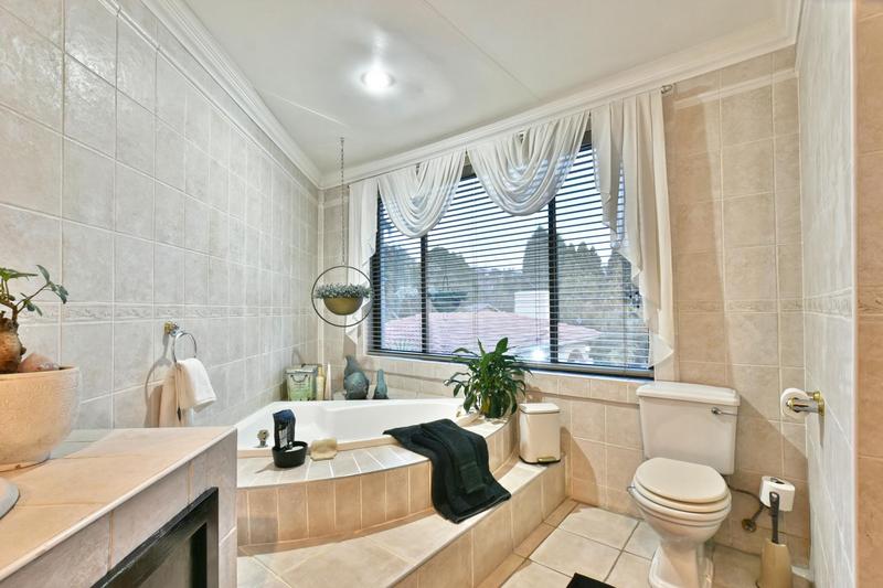4 Bedroom Property for Sale in Bassonia Gauteng