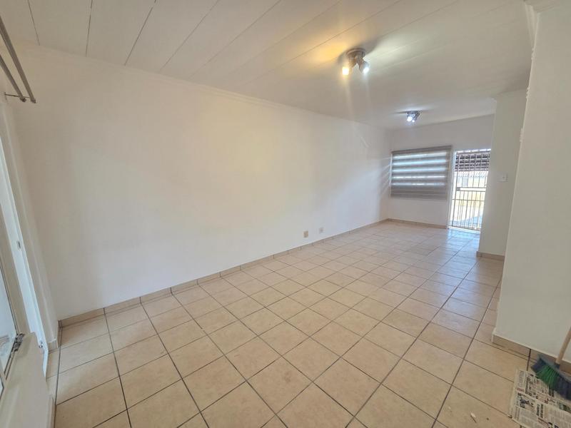 To Let 2 Bedroom Property for Rent in Erasmia Gauteng